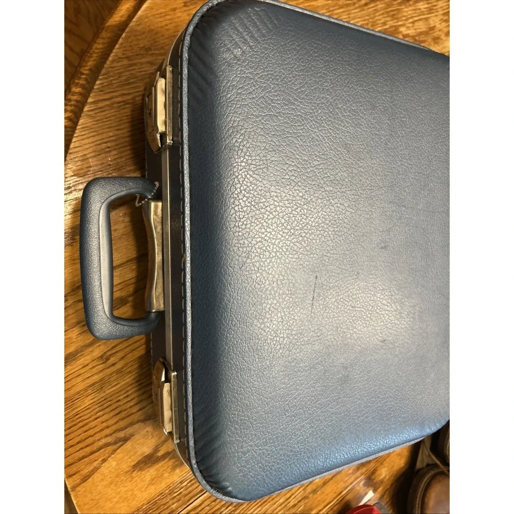 Vintage 1960's Mid Century Blue Hardshell Mod Travel Smart Suitcase/Luggage